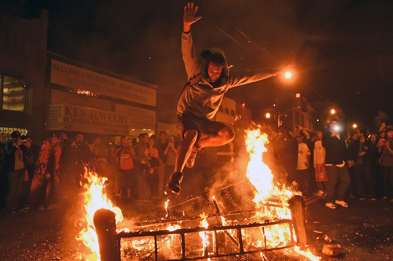 Illustration for article titled San Francisco Brings Fire And Fistfights To World Series Celebrations